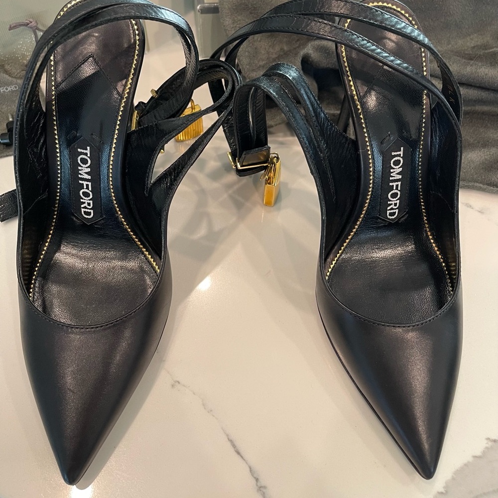 Tom Ford Black Leather pumps with padlock size 36